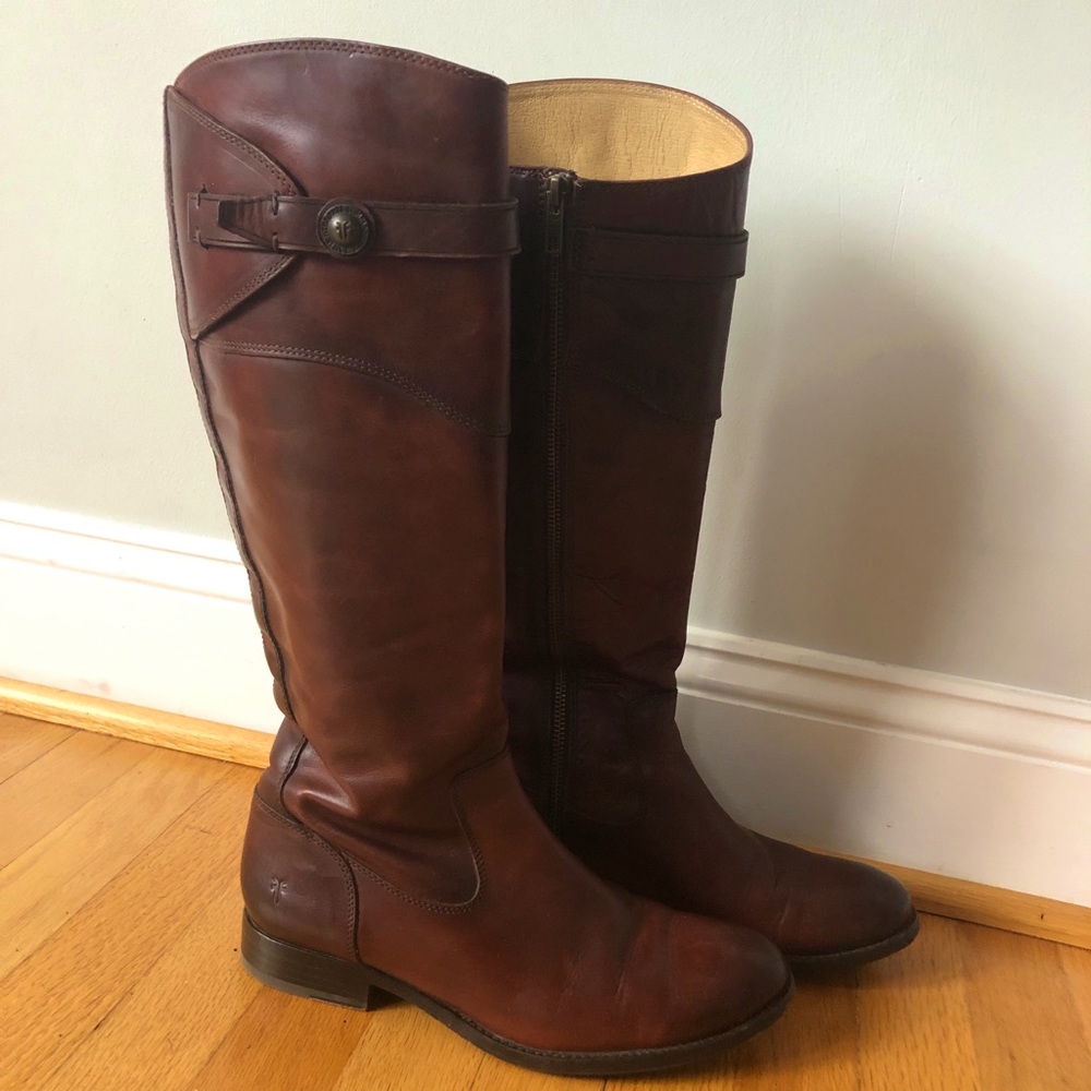 Barely worn brown Frye boots, great condition, women’s size 8.5